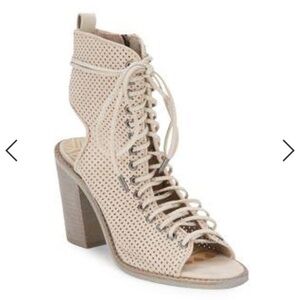Dolce Vita sandals sand nubuck sz 71/2
